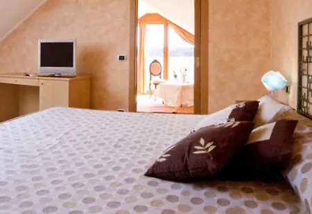 Aprica 3*
